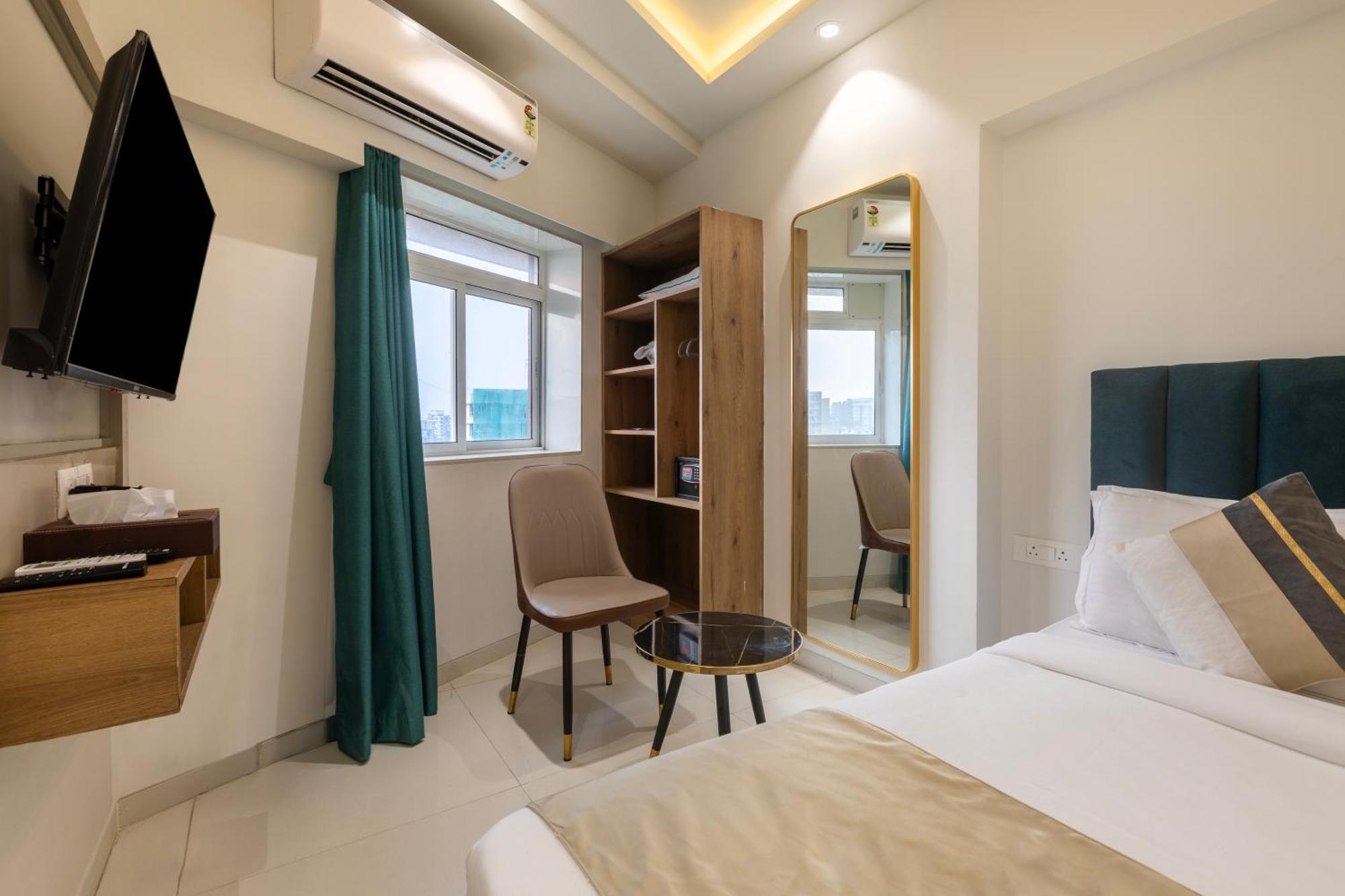 The Orion Premium Suites Bombay Exterior foto
