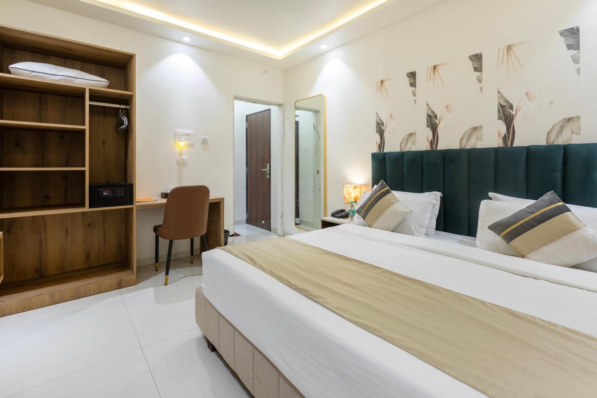The Orion Premium Suites Bombay Exterior foto