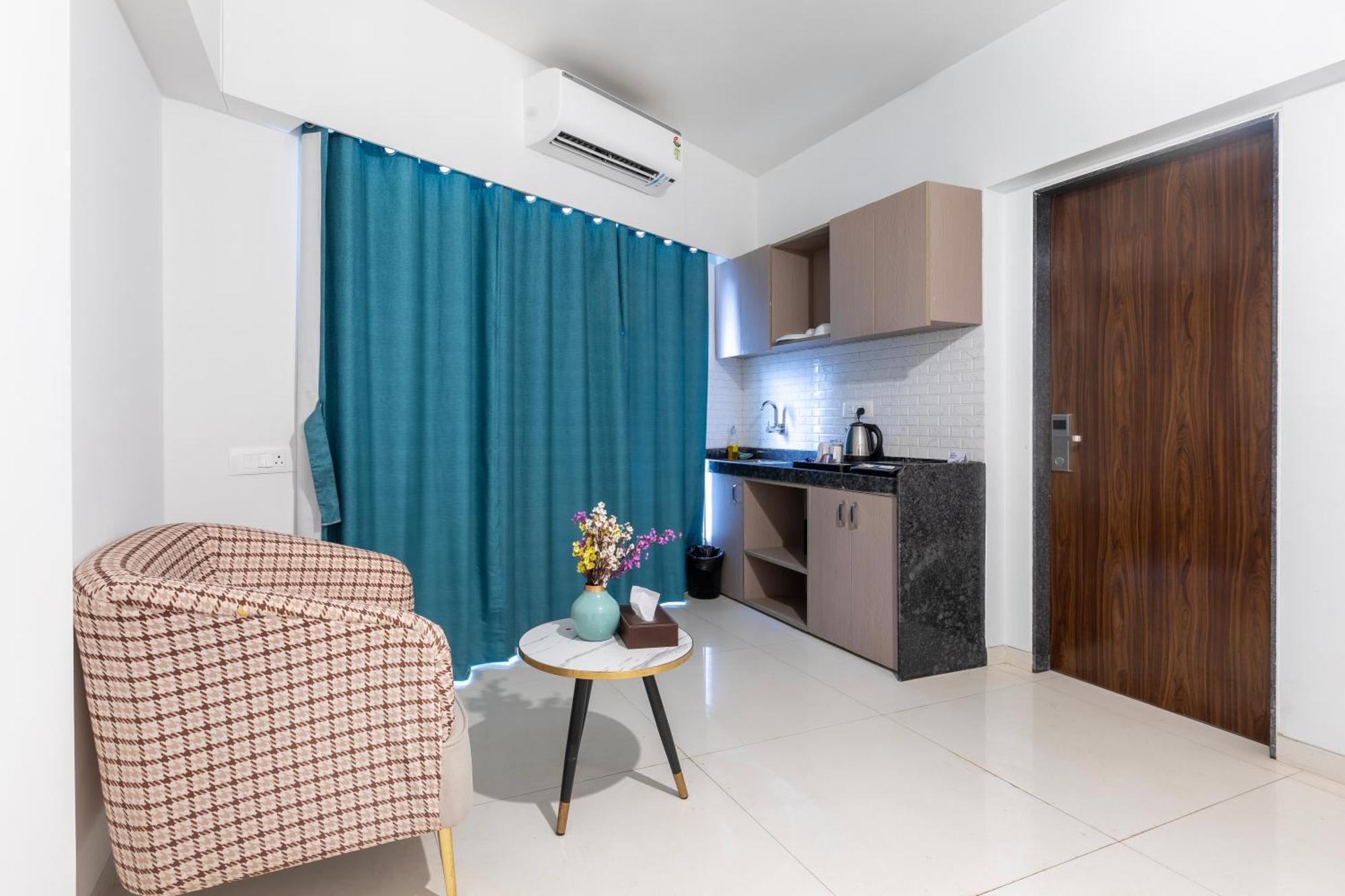 The Orion Premium Suites Bombay Exterior foto